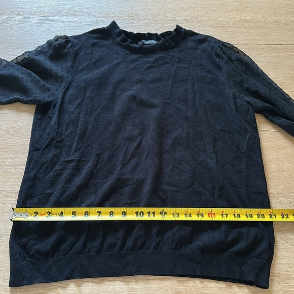 Adrianna Papell -  Black Women's Top with sheer sleeves - large - Picture 6 of 9